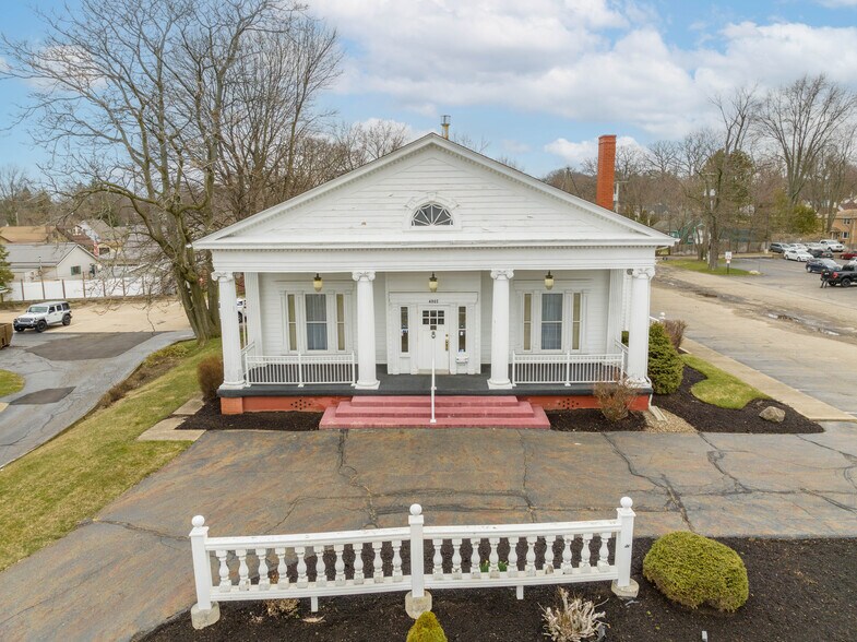 4905 W Tuscarawas St, Canton, OH à louer - Photo de l’immeuble – Image 2 sur 29