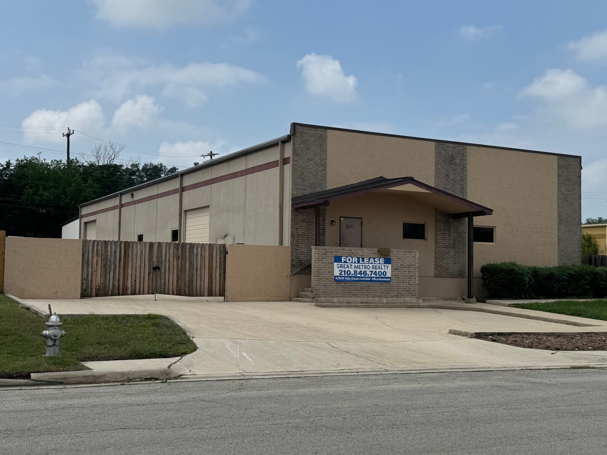 16131 College Oak Dr, San Antonio, TX à louer Photo principale– Image 1 sur 22