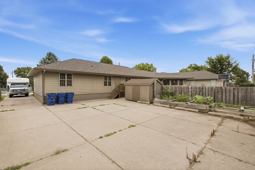437 Jefferson Rd, Fremont, NE à vendre - Photo de l’immeuble – Image 3 sur 53