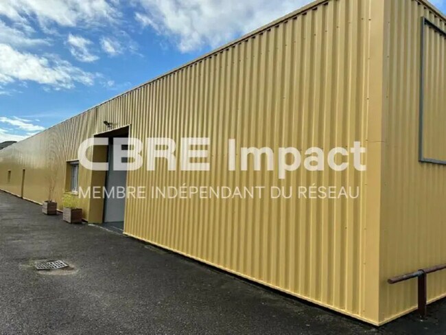 Plus de détails pour Local d'activités à louer