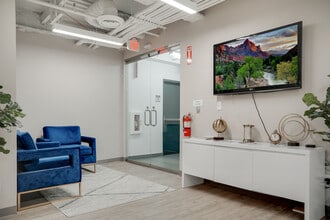 2100 Travis St, Houston, TX à louer Photo intérieure– Image 1 sur 12