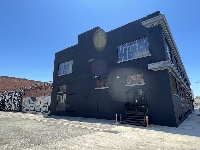 932 Wilson St, Los Angeles, CA à vendre - Photo de l’immeuble – Image 2 sur 35