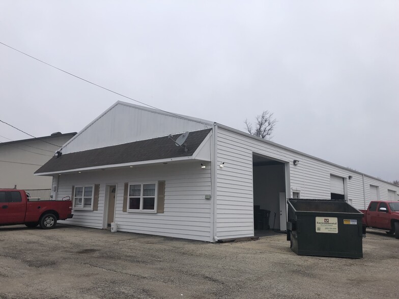 57 Baseline Rd, Montgomery, IL à louer - Photo de l’immeuble – Image 1 sur 3