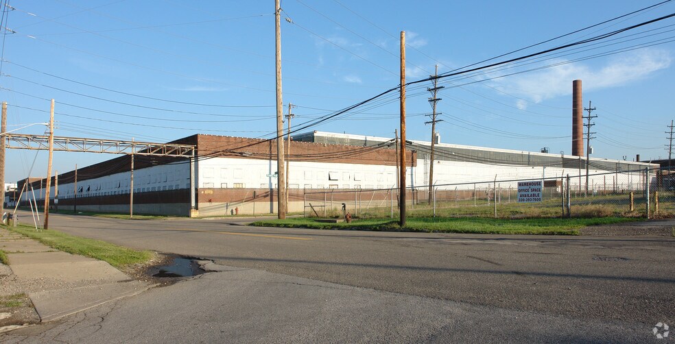 408 Dana St, Warren, OH à vendre - Photo de l’immeuble – Image 3 sur 15