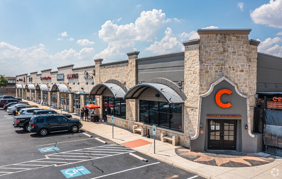 8403 Highway 151 Hwy, San Antonio, TX à louer - Photo principale – Image 1 sur 10