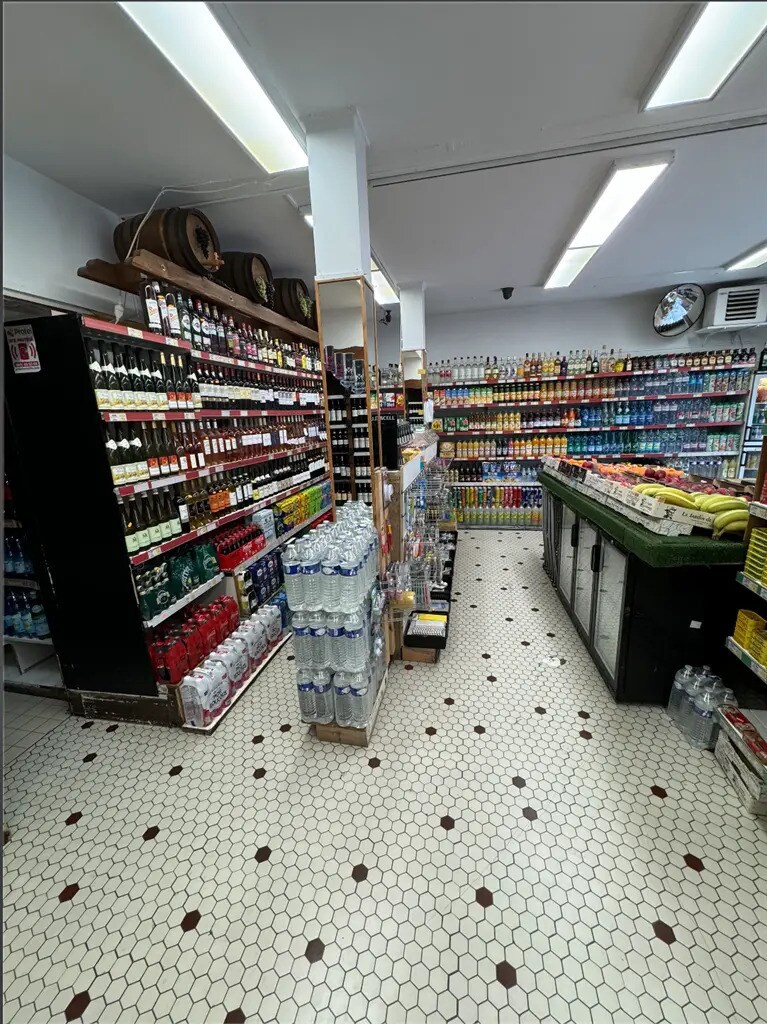 Local commercial dans Boulogne-Billancourt à vendre Photo intérieure– Image 1 sur 9