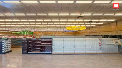 5845 E Los Angeles Ave, Simi Valley, CA à louer Photo intérieure– Image 2 sur 10