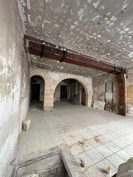 Local commercial dans Paris à louer - Photo de l’immeuble – Image 2 sur 6