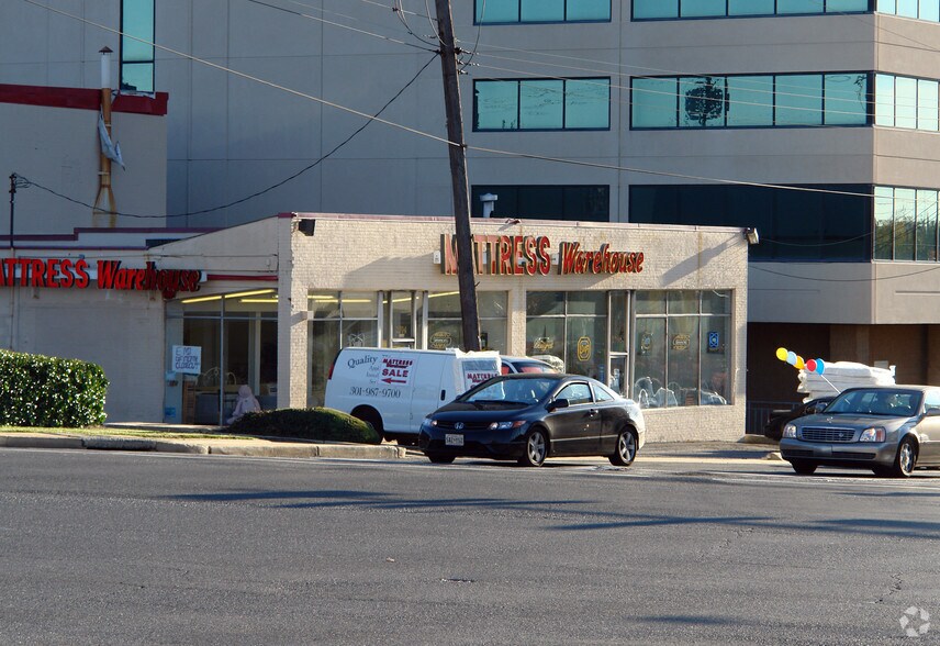 2704 University Blvd W, Wheaton, MD à louer - Photo de l’immeuble – Image 2 sur 2