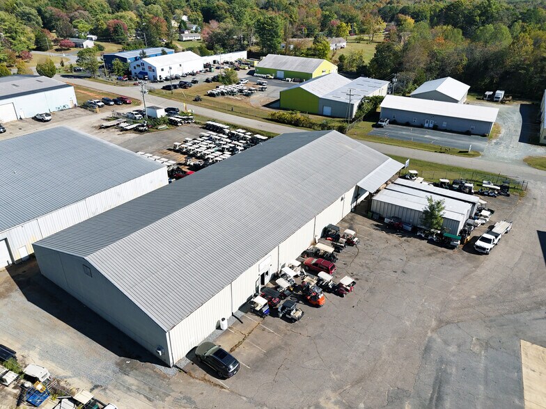 74 Commerce Dr, Ruckersville, VA à louer - Photo principale – Image 1 sur 7