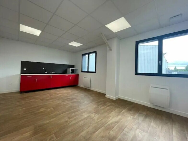 Local d'activités dans Rennes à vendre - Photo de l’immeuble – Image 3 sur 7