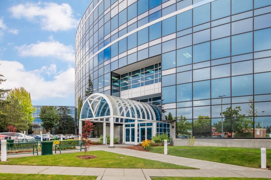 906 SE Everett Mall Way, Everett, WA à louer - Photo de l’immeuble – Image 2 sur 12