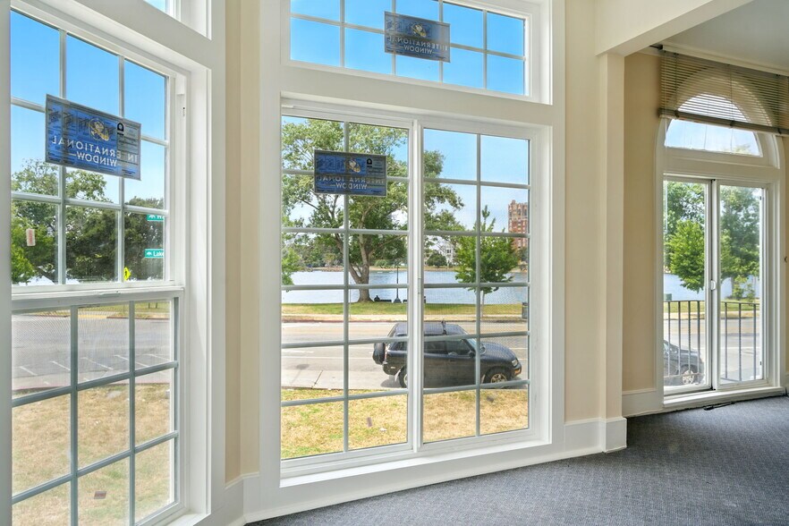 2108 Lakeshore Ave, Oakland, CA à vendre - Photo de l’immeuble – Image 2 sur 25