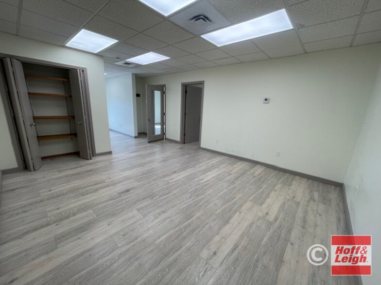 2747 Crawfis Blvd, Fairlawn, OH à louer - Photo de l’immeuble – Image 2 sur 10