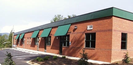 53 Shiloh Rd, Asheville, NC à louer - Photo de l’immeuble – Image 3 sur 3