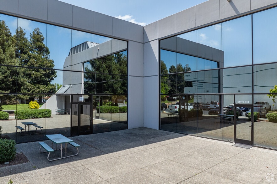 1129 Industrial Ave, Petaluma, CA à vendre - Photo de l’immeuble – Image 3 sur 11