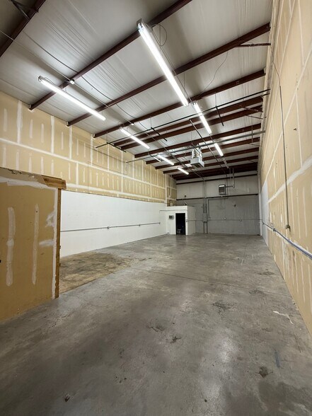 2104 N Willow Ave, Broken Arrow, OK à louer - Photo de l’immeuble – Image 2 sur 3