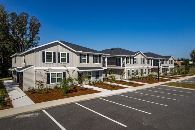 Plus de détails pour 3821 SW 43rd Ct, Ocala, FL - Logement à vendre