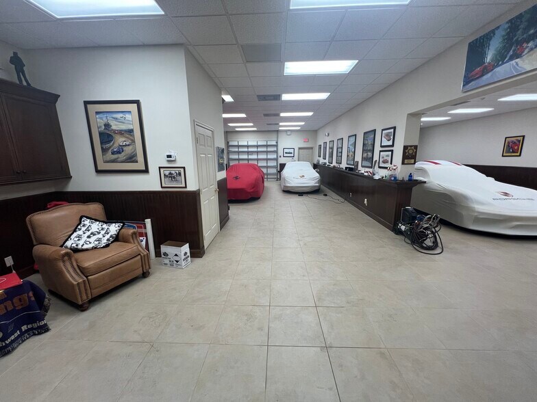 212 N U.S. Hwy 1, Tequesta, FL à vendre - Photo de l’immeuble – Image 3 sur 8