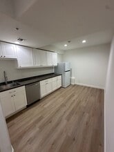 100 S El Camino Real, San Clemente, CA à louer Photo intérieure– Image 2 sur 4