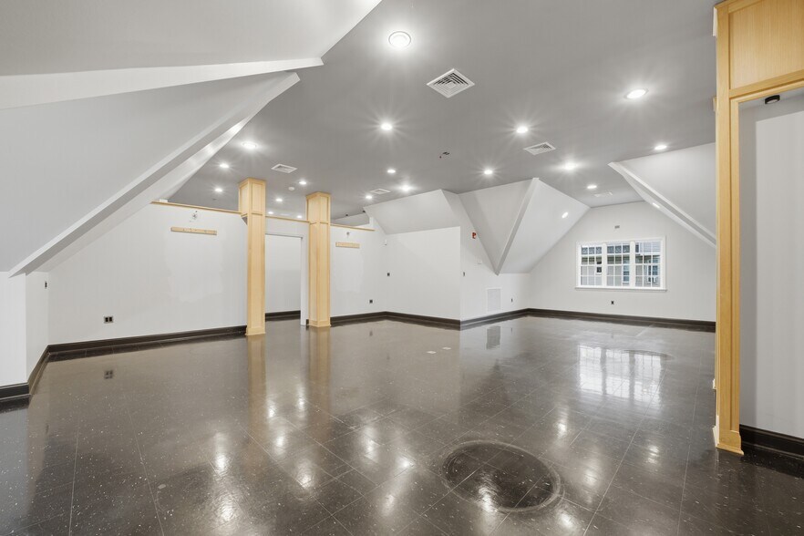 166 S Broad St, Meriden, CT à louer - Photo intérieure – Image 3 sur 13