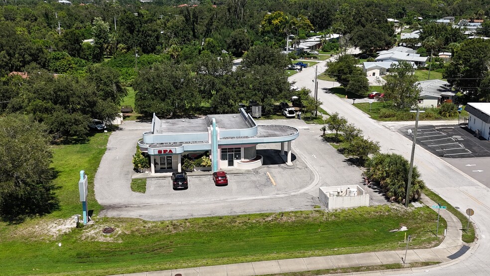 700 Tamiami Trl N, Nokomis, FL à vendre - Photo de l’immeuble – Image 3 sur 5
