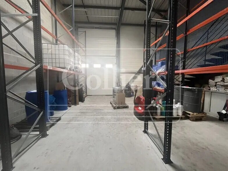 Local d’activités dans Aubagne à louer - Photo intérieure – Image 2 sur 4