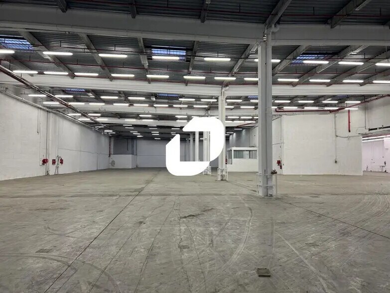 Industriel/Logistique dans Croissy-Beaubourg à louer - Photo de l’immeuble – Image 2 sur 12