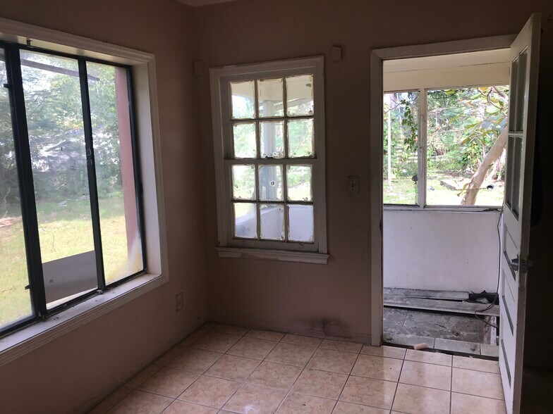 12040-12042 W Dixie Hwy, Miami, FL à vendre - Photo de l’immeuble – Image 3 sur 14
