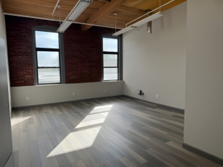 60 Pine St, Methuen, MA à louer - Photo de l’immeuble – Image 2 sur 62