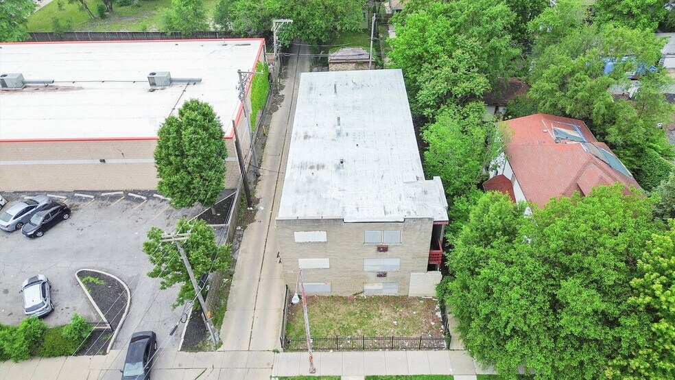 7840 S Yates Blvd, Chicago, IL à vendre - Photo de l’immeuble – Image 2 sur 9