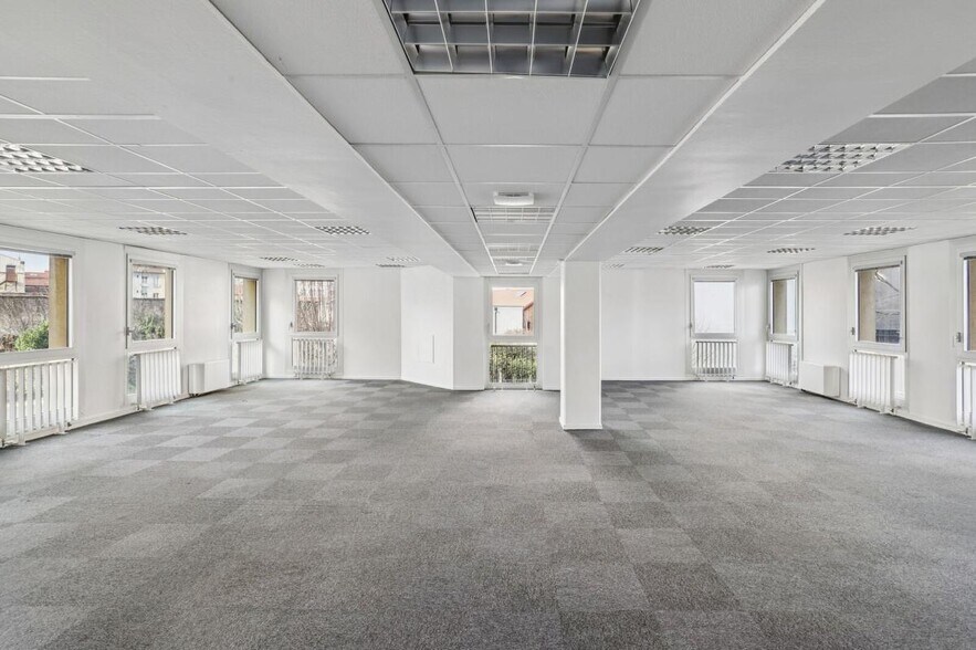 50 Cours De La République, Villeurbanne à louer - Photo de l’immeuble – Image 1 sur 8