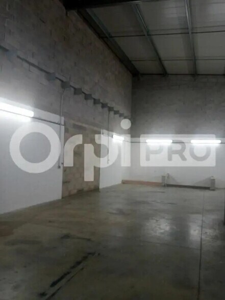 Local d'activités dans Montech à vendre - Photo de l’immeuble – Image 3 sur 7