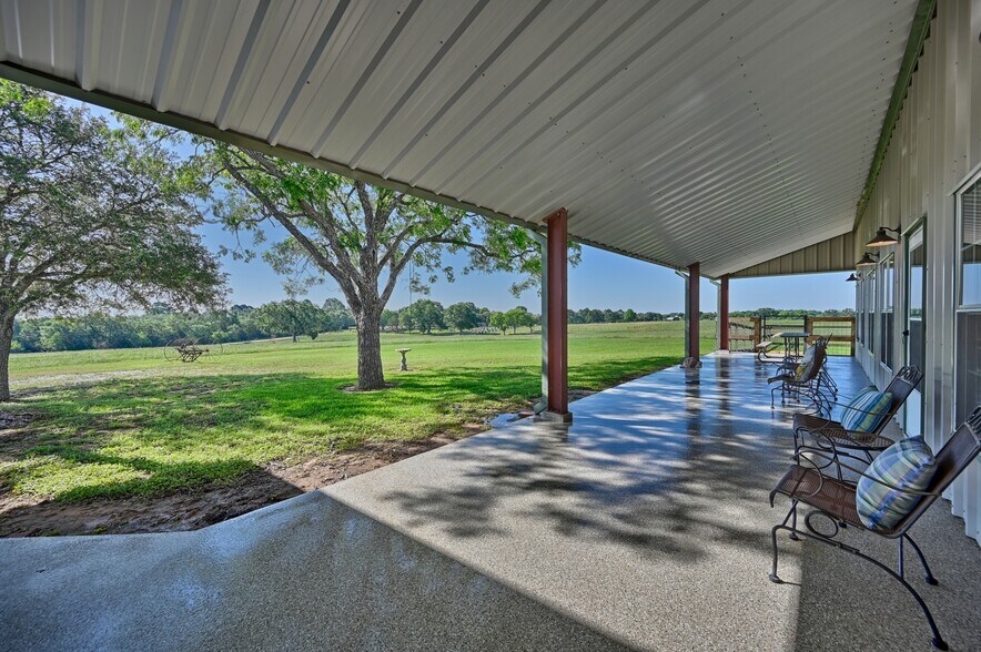 126 S Berlin Rd, Brenham, TX à vendre - Photo de l’immeuble – Image 3 sur 30