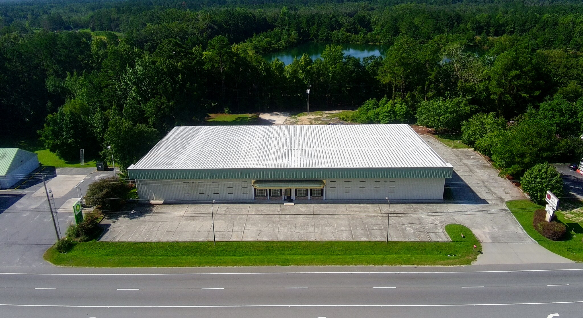 3190 Highway 80 W, Bloomingdale, GA à louer Photo de l’immeuble– Image 1 sur 6