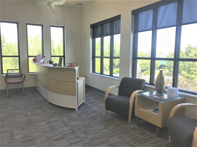 1079 S Hover St, Longmont, CO à louer - Hall d’entrée – Image 3 sur 9