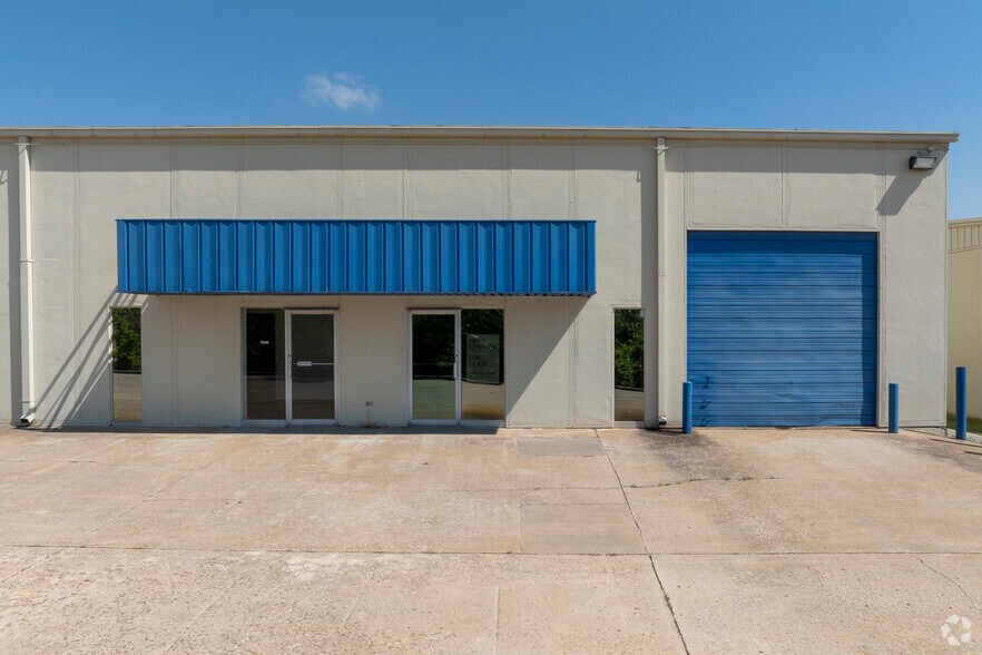 7256-7258 E 38th St, Tulsa, OK à louer - Photo de l’immeuble – Image 1 sur 5