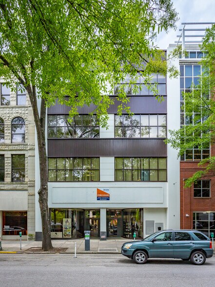 817 Broad St, Chattanooga, TN à louer - Photo de l’immeuble – Image 2 sur 7