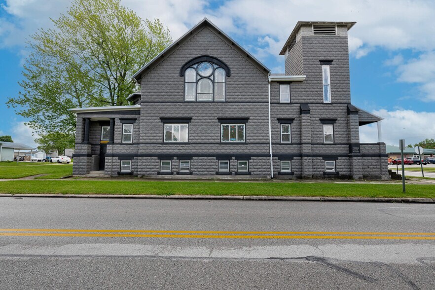 118 N Pine St, Saint Marys, OH à vendre - Photo de l’immeuble – Image 2 sur 11