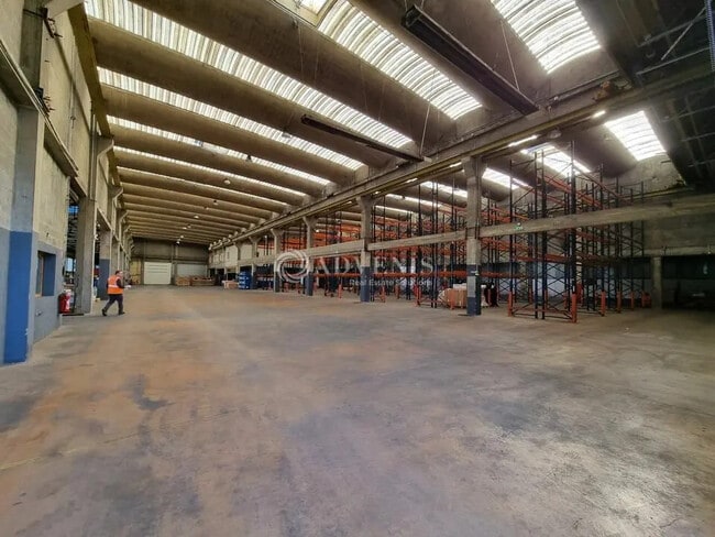 Plus de détails pour Industriel/Logistique à louer