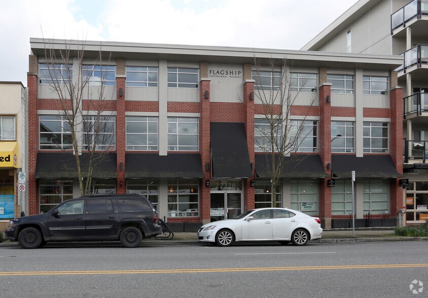 22320 Lougheed Hwy, Maple Ridge, BC à louer - Photo de l’immeuble – Image 2 sur 13