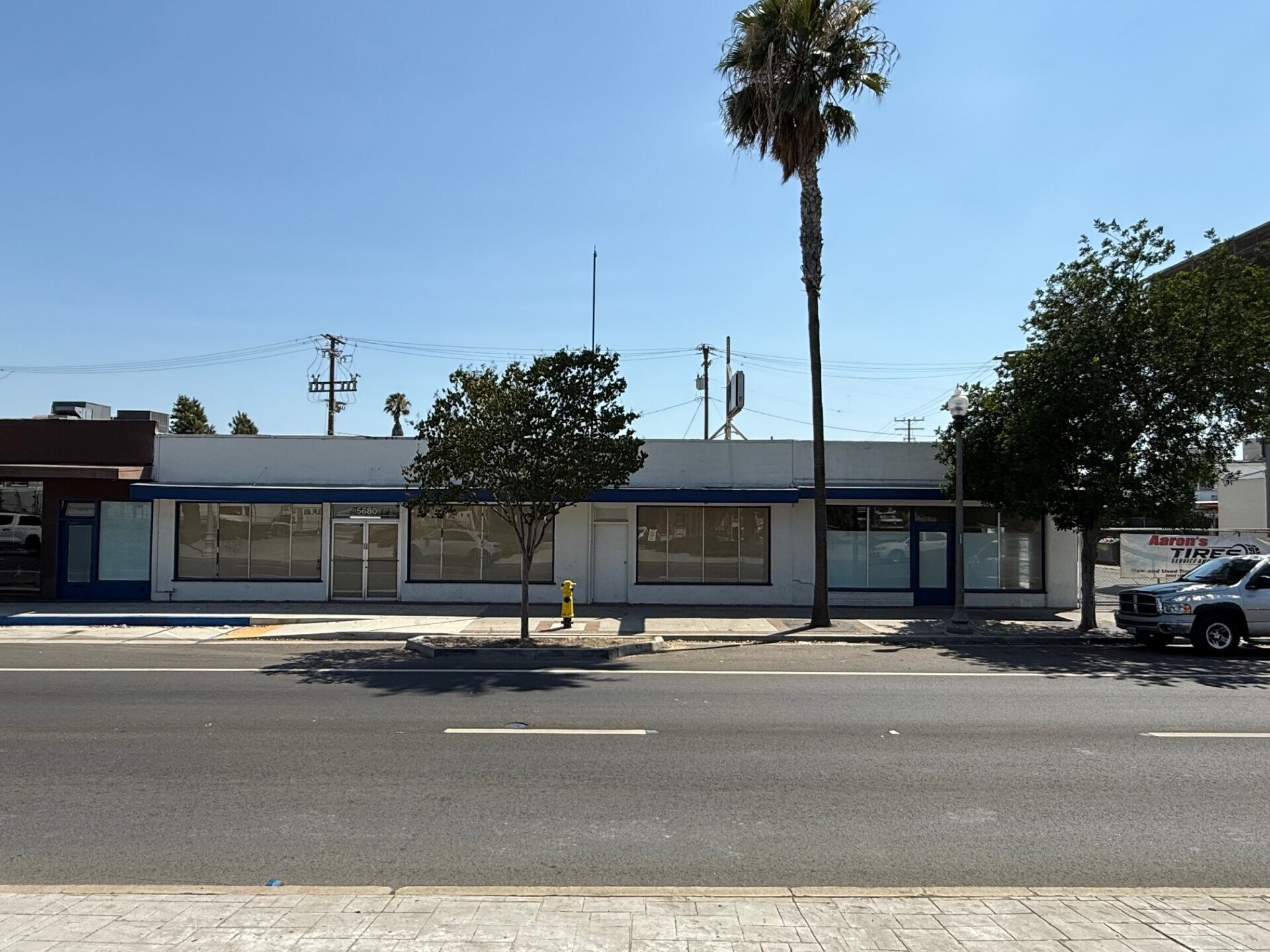 5680-5686 Mission Blvd, Jurupa Valley, CA à louer Photo de l’immeuble– Image 1 sur 9