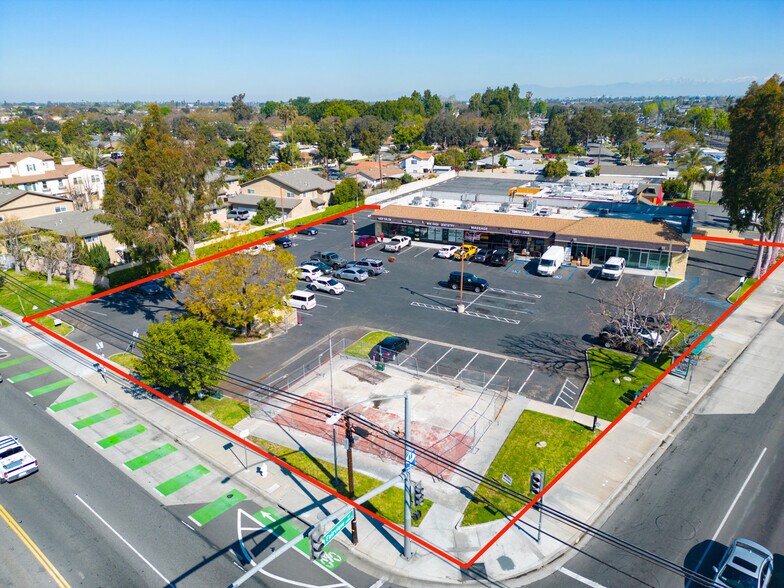 2727-2743 W Edinger Ave, Santa Ana, CA à vendre - Photo de l’immeuble – Image 2 sur 12