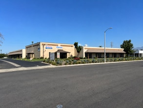 1894 Commercenter West Dr, San Bernardino, CA à louer Photo intérieure– Image 1 sur 5