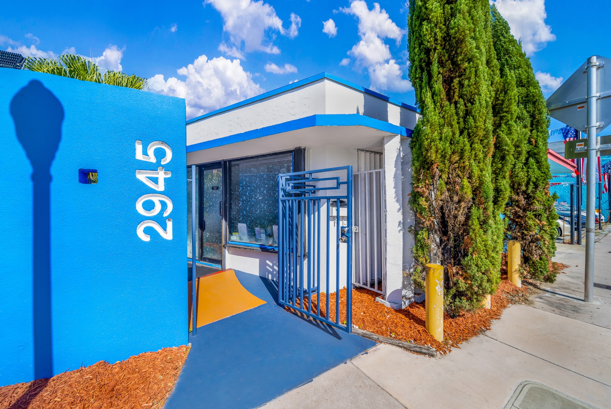 2945 SW 8th St, Miami, FL à louer Photo principale– Image 1 sur 35