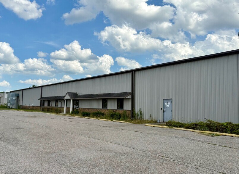 1701 Conant St, Elkhart, IN à louer - Photo de l’immeuble – Image 3 sur 12