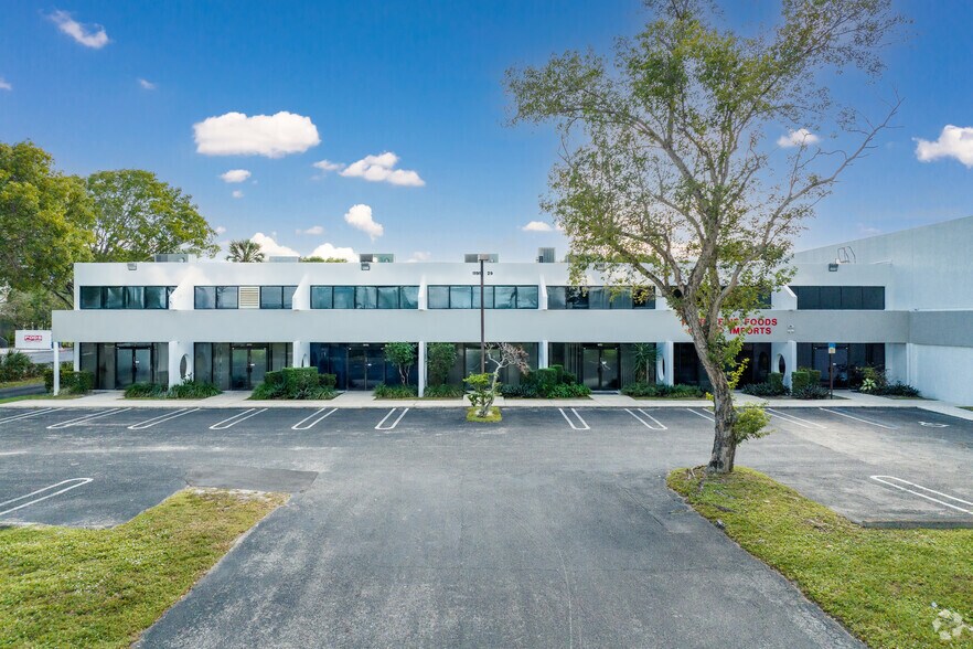 11917-11929 W Sample Rd, Coral Springs, FL à louer - Photo de l’immeuble – Image 3 sur 21