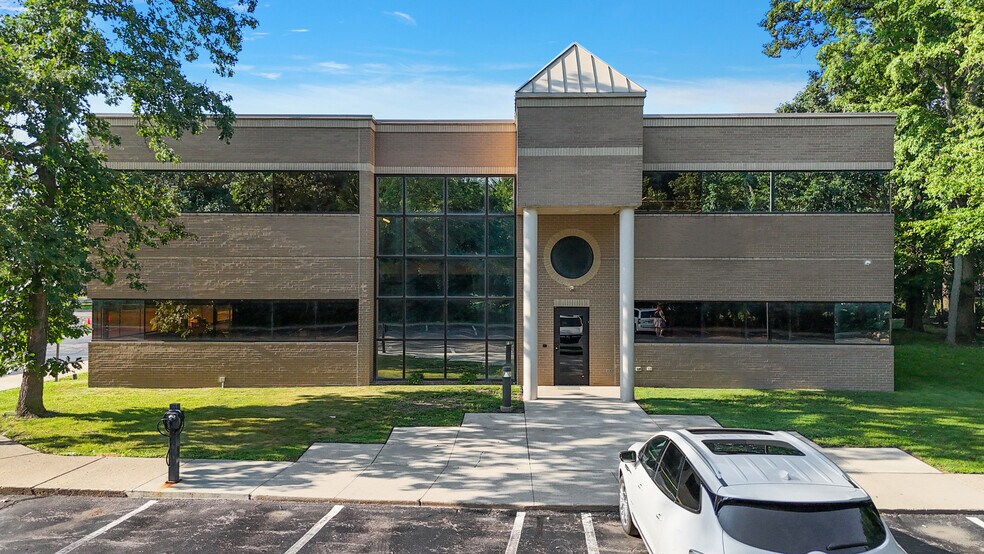 43750 Garfield Rd, Clinton Township, MI à louer - Photo de l’immeuble – Image 2 sur 21