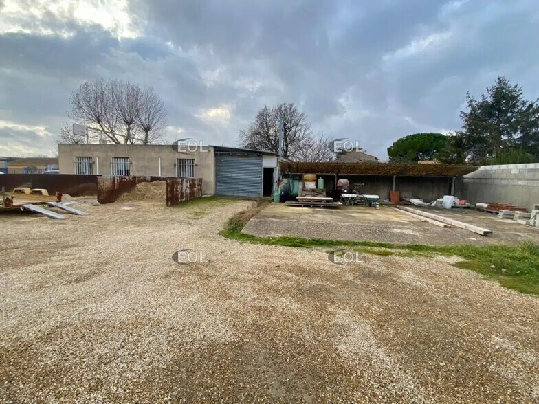 102 Rue Du Mérinos, Saint-Martin-de-Crau à vendre - Photo de l’immeuble – Image 1 sur 4