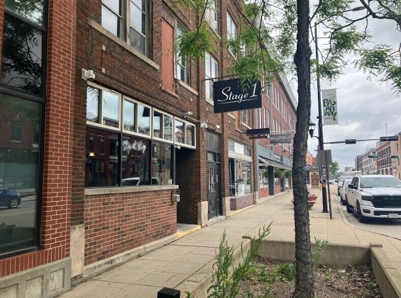 231-233 N Broadway, Green Bay, WI à vendre - Photo de l’immeuble – Image 2 sur 4